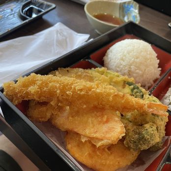 Araki Sushi - Tempura order as a part of the lunch bento - Sushi Bars Near Me - Palo Alto, California Araki Sushi - Tempura order as a part of the lunch bento - Sushi Bars Near Me - Palo Alto, California