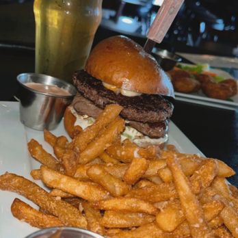 Morrison - Morrison Filet Burger with truffle fries and golden pilsner IPA - Gastropubs Near Me - Los Angeles, California Morrison - Morrison Filet Burger with truffle fries and golden pilsner IPA - Gastropubs Near Me - Los Angeles, California