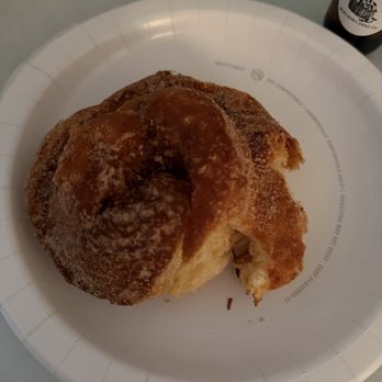 Coffee Commissary - Cinnamon crossiant - Coffee & Tea Near Me - Los Angeles, California Coffee Commissary - Cinnamon crossiant - Coffee & Tea Near Me - Los Angeles, California