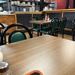 Pho Bonsa - Restaurant dining area