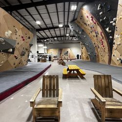 The Crag -Nashville - Middle wall