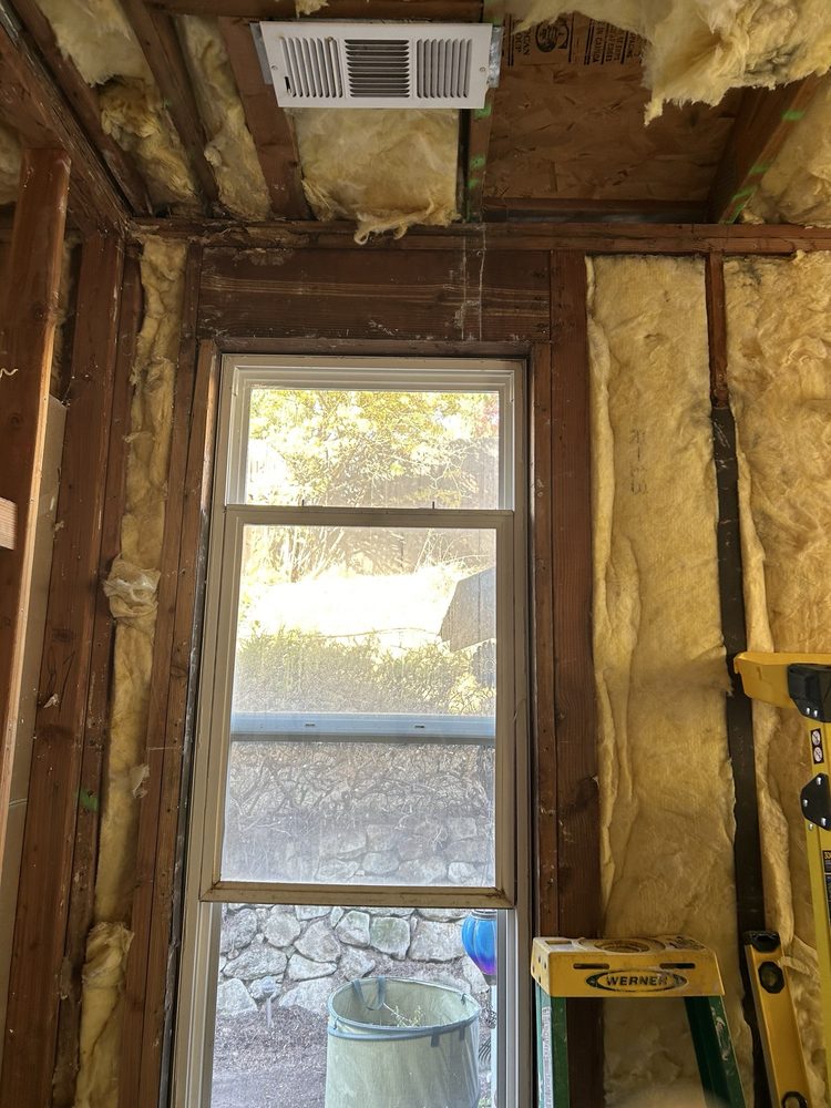 Slide of Diamond Ridge Roofing