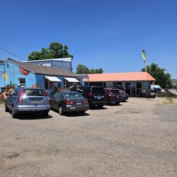 Forte Farms - Fruit store in pink roofed building