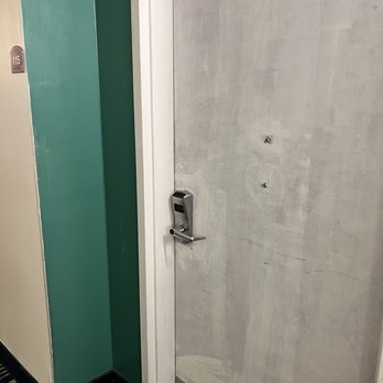 Quality Inn - Door to rooms - Hotels Near Me - Dry Ridge, Kentucky Quality Inn - Door to rooms - Hotels Near Me - Dry Ridge, Kentucky
