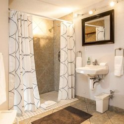 Las Olas Guesthouse - Full-Body Massage Showers