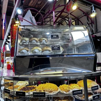 A La Mode - pies on display - Bakeries Near Me - Vancouver, British Columbia A La Mode - pies on display - Bakeries Near Me - Vancouver, British Columbia