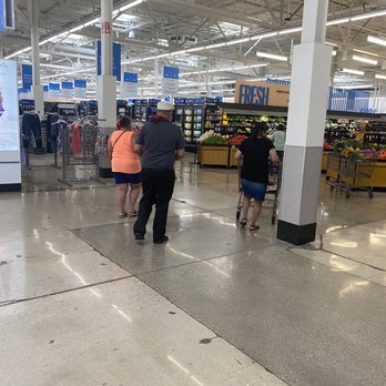 Walmart Supercenter - Department Stores Near Me - Bedford Park, Illinois