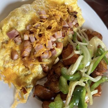 49er Diner - Ham omelette with country potatoes - American Near Me - Sacramento, California 49er Diner - Ham omelette with country potatoes - American Near Me - Sacramento, California