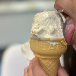 Kiwi International Delights - Birthday cake ice cream