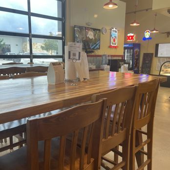 GRAZIE Pizzeria - Dining area - Italian Near Me - Manor, Texas GRAZIE Pizzeria - Dining area - Italian Near Me - Manor, Texas