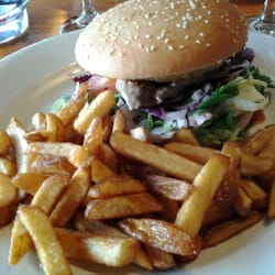 Ravintola Huviretki - Hawaijin hamburger - Huviretki, Tampere