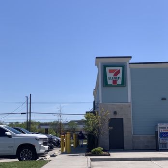 7-Eleven - There are two 711s the blue on on Bridgeport side is this one - Convenience Stores Near Me - Suffolk, Virginia
