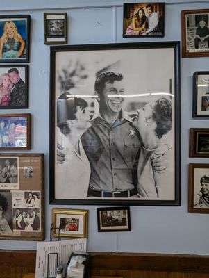 Snappy Lunch by null