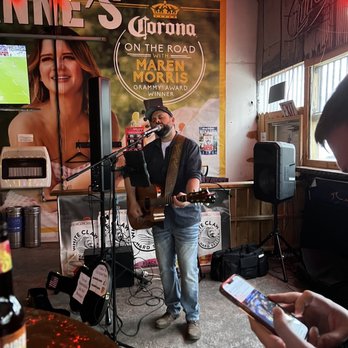 Aly Annes Bar and Grill - Bars Near Me - Dwight, Illinois
