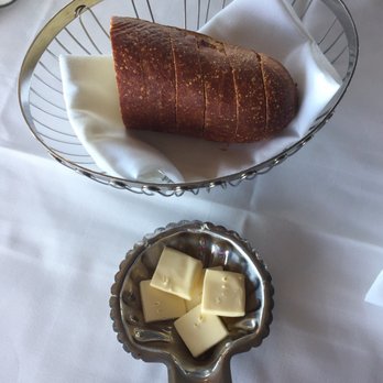 The Spinnaker - complimentary sourdough bread - Breakfast & Brunch Near Me - Sausalito, California