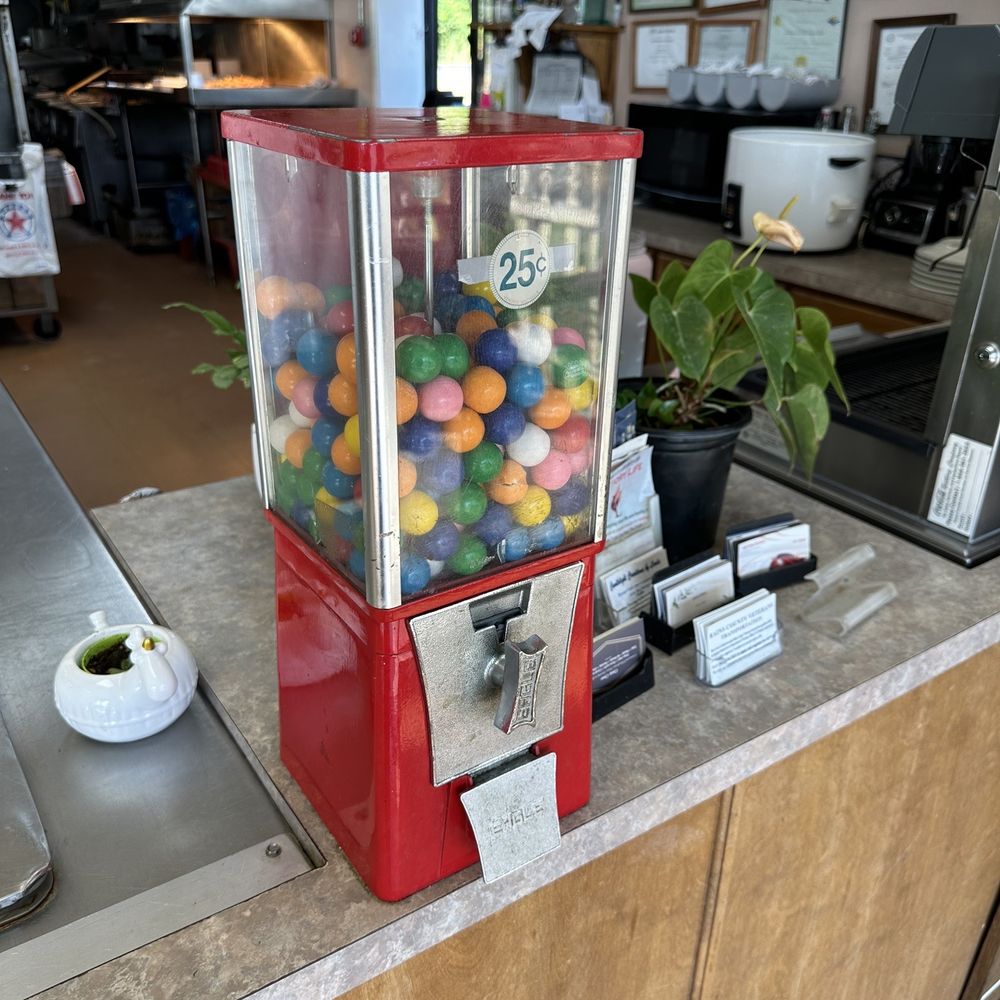 Leeo's Fried Chicken - Gum ball machine for $0.25! - Chicken Shop Near Me - Emory, Texas Leeo's Fried Chicken - Gum ball machine for $0.25! - Chicken Shop Near Me - Emory, Texas
