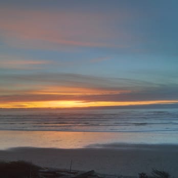 South Beach Campground - Post sunset on the Pacific Ocean. The sky is still blue - Beaches Near Me South Beach Campground - Post sunset on the Pacific Ocean. The sky is still blue - Beaches Near Me
