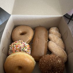 Mr Donut & More - Half dozen donuts