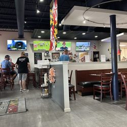 Old Line Eats - Bar area