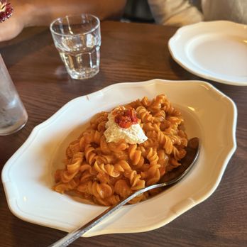 Donna's - Fusilli Alla Vodka - Italian Near Me - Los Angeles, California