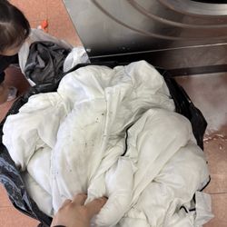 MetroMat Coin Laundry - Dirt left from washing machine