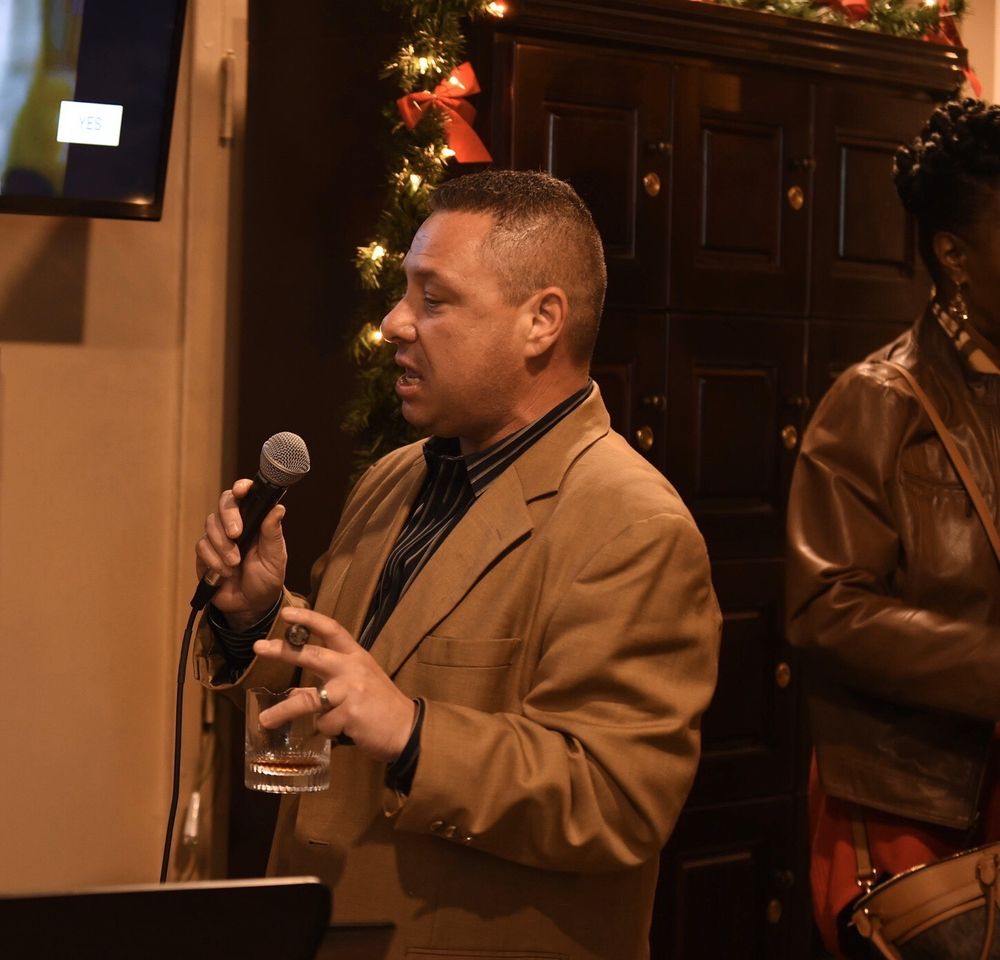 DALLAS JONES BARBER SHOP 10 Photos & 26 Reviews 456 B N Section St