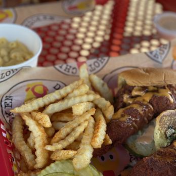 Dave's Hot Chicken - Chicken Shop Near Me - Menifee, California