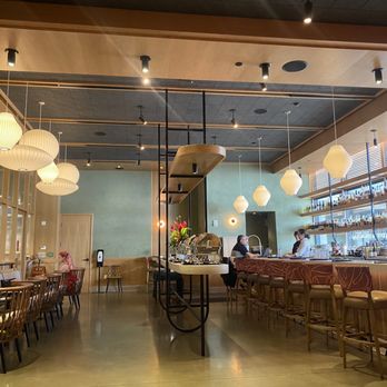 Eleven - Cocktail Bars Near Me - Honolulu, Hawaii