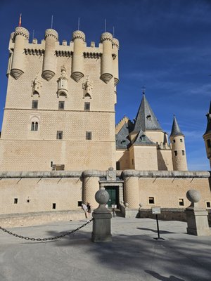 Alcázar de Segovia by null