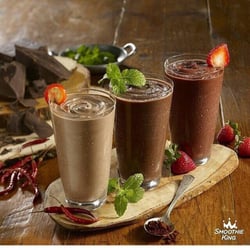 Smoothie King - These chocolate protein shakes are delicious & good for you! #smoothiekingnwa