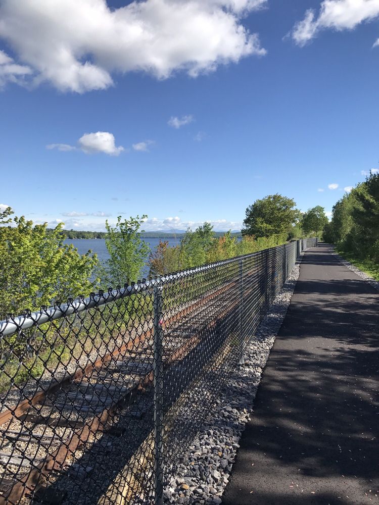 LAKE WINNISQUAM SCENIC TRAIL Updated October 2024 Roberts St NE, Belmont, New Hampshire