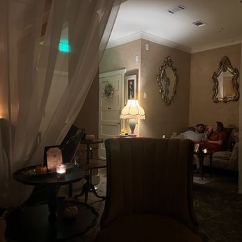 Scotty Doesn’t Know Speakeasy - Decor - Lounges Near Me - Charleston, South Carolina
