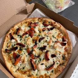 Shrimp Gorgonzola pizza & small house salad with white balsamic