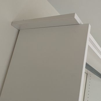 Closets by Design - Philadelphia - Top shelf looks like that ??? Did they run out of wood or what? - Interior Design Near Me