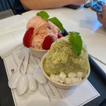 Oakobing - Single Strawberry Shaved Ice Single & Green Tea Shaved Ice - Ice Cream & Frozen Yogurt Near Me - Pasadena, California