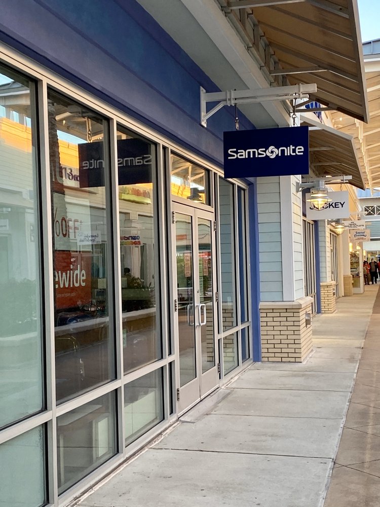 SAMSONITE OUTLET Updated August 2024 2382 Grand Cypress Drive, Lutz