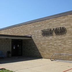 South Haven Memorial Library - South Haven Memorial Library entrance on Broadway St.