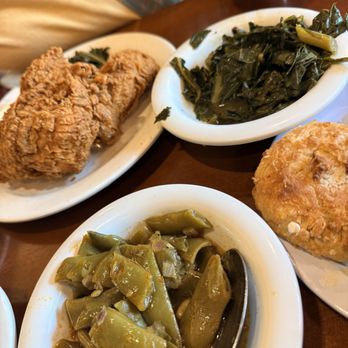 Grandma's Country Kitchen - Fried Chicken, Green Beans, Greens, and Biscuit - Southern Near Me - Dallas, Texas Grandma's Country Kitchen - Fried Chicken, Green Beans, Greens, and Biscuit - Southern Near Me - Dallas, Texas