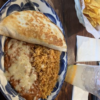 La Carreta - Fajita Quesadilla with chicken - Mexican Near Me - Londonderry, New Hampshire La Carreta - Fajita Quesadilla with chicken - Mexican Near Me - Londonderry, New Hampshire