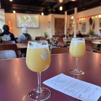 Human People Beer - Great curve - pretty tasty - Breweries Near Me - Seattle, Washington