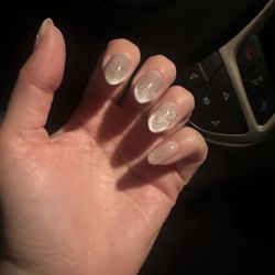 Monique At Sunset Bay Nail lounge - Cat Eye Delight