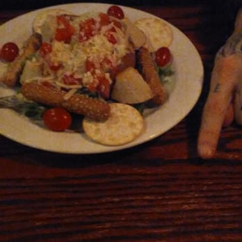 The Boathouse - Pretzel dip - New American Near Me - Hawley, Pennsylvania