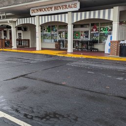 the front of dunwoody beverage the front of dunwoody beverage