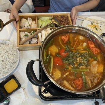 Oc Lau Nuong Restaurant - Sturgeon hot pot - Seafood Near Me - San Jose, California Oc Lau Nuong Restaurant - Sturgeon hot pot - Seafood Near Me - San Jose, California