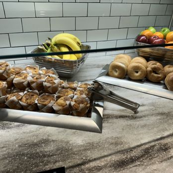 Escape Lounges - pastries - Airport Lounges Near Me - Phoenix, Arizona Escape Lounges - pastries - Airport Lounges Near Me - Phoenix, Arizona
