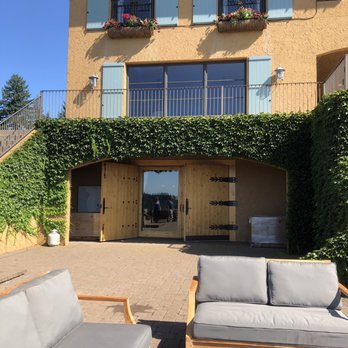 Black Walnut Inn & Vineyard - Bed & Breakfast Near Me - Dundee, Oregon