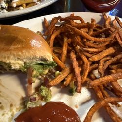 Refz Sports Bar & Grill - Guacamole Burger