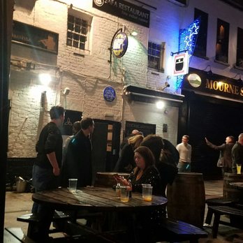 Kelly's Cellars - Pubs Near Me - Belfast, BFS