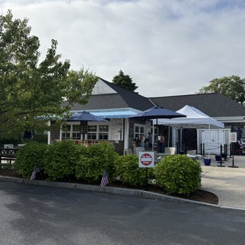 Sundae School Ice Cream - Ice Cream & Frozen Yogurt Near Me - Harwich, Massachusetts
