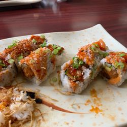 Sushi Hama - Spicy tuna roll and spicy salmon roll
